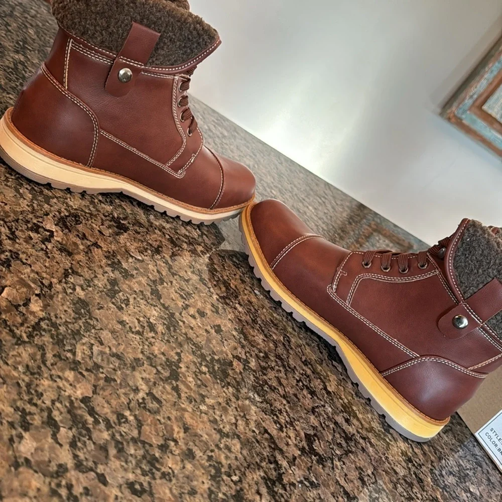 Reserved Footwear desert boots NIB 10